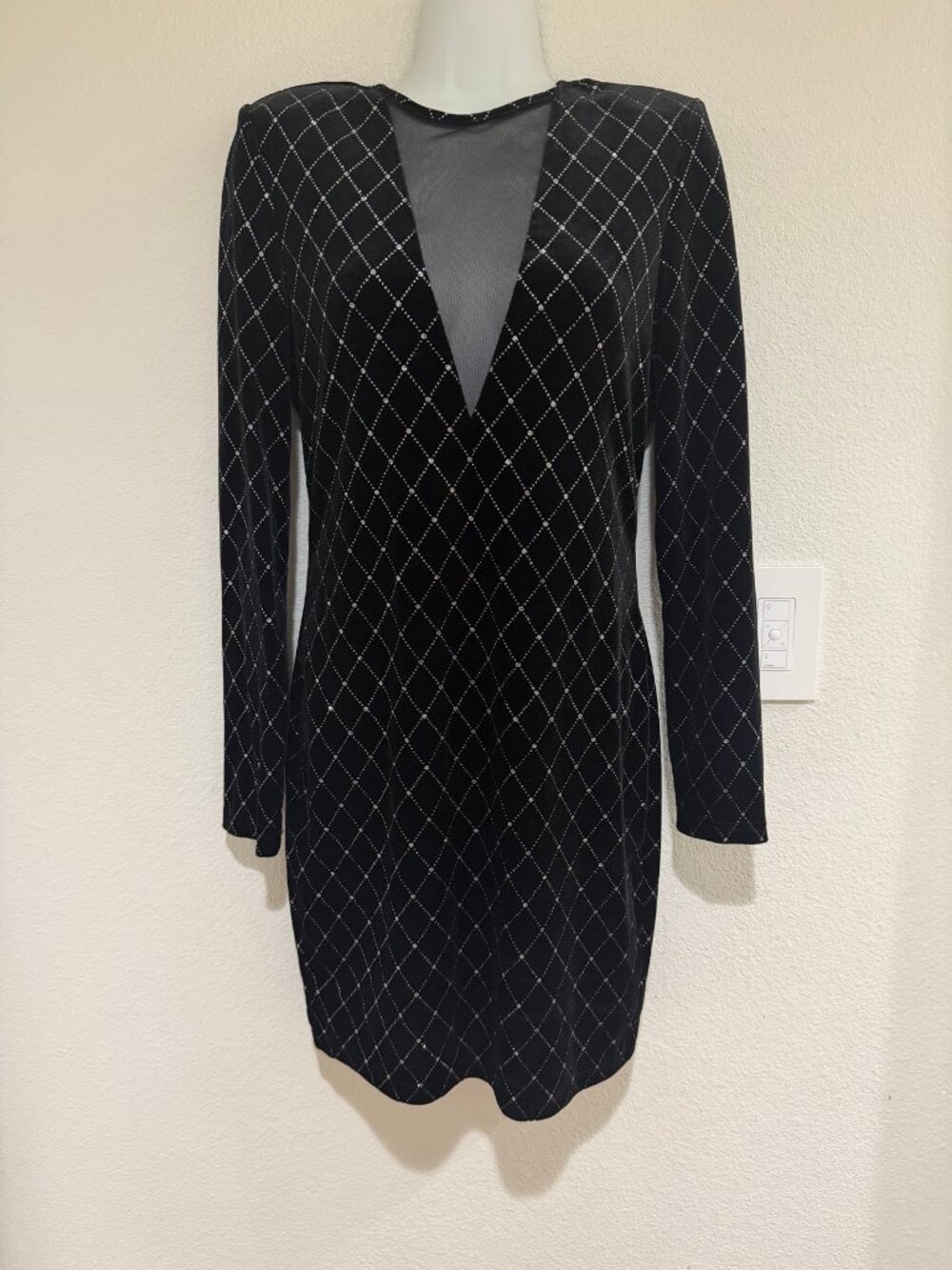 WDIRARA Black Glitter Velvet Mesh V-Neck Bodycon Mini Dress M